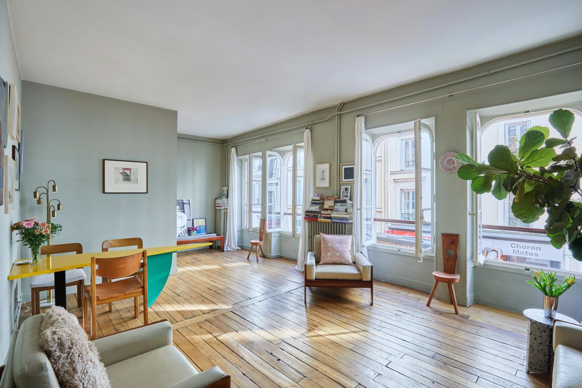 Charming 1br Rue Des Martyrs Parigi