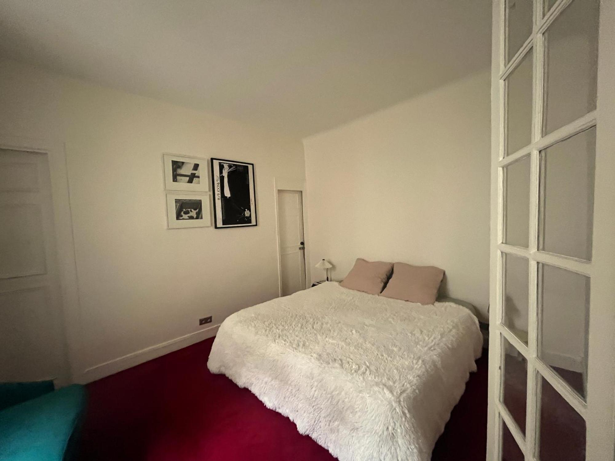 Appartamento Charming 1br Rue Des Martyrs